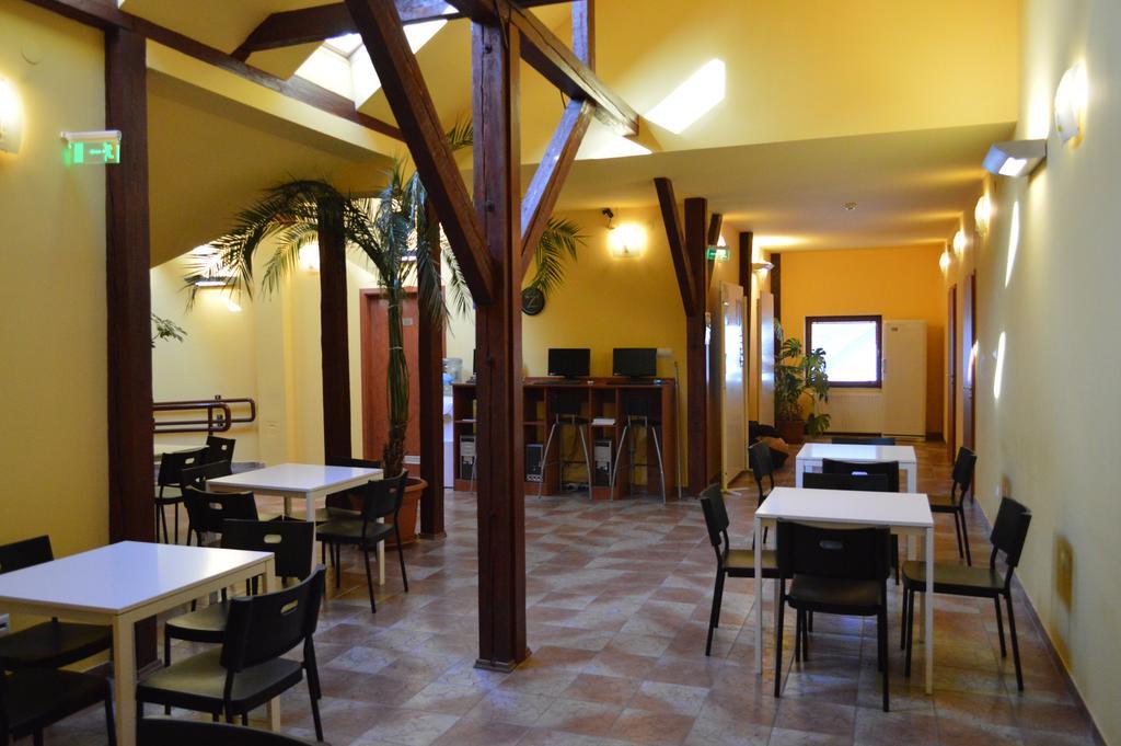 Bordany Hostel Buitenkant foto