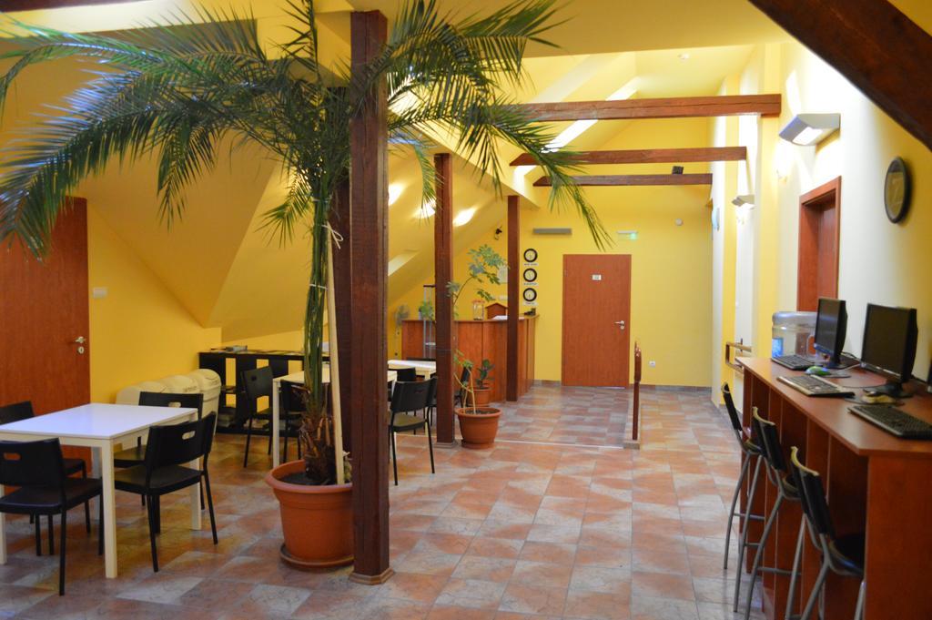 Bordany Hostel Buitenkant foto